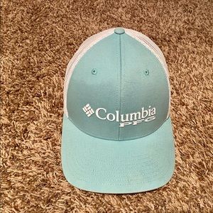 Columbia PFG fitted cap . Size S/M. Aqua blue.